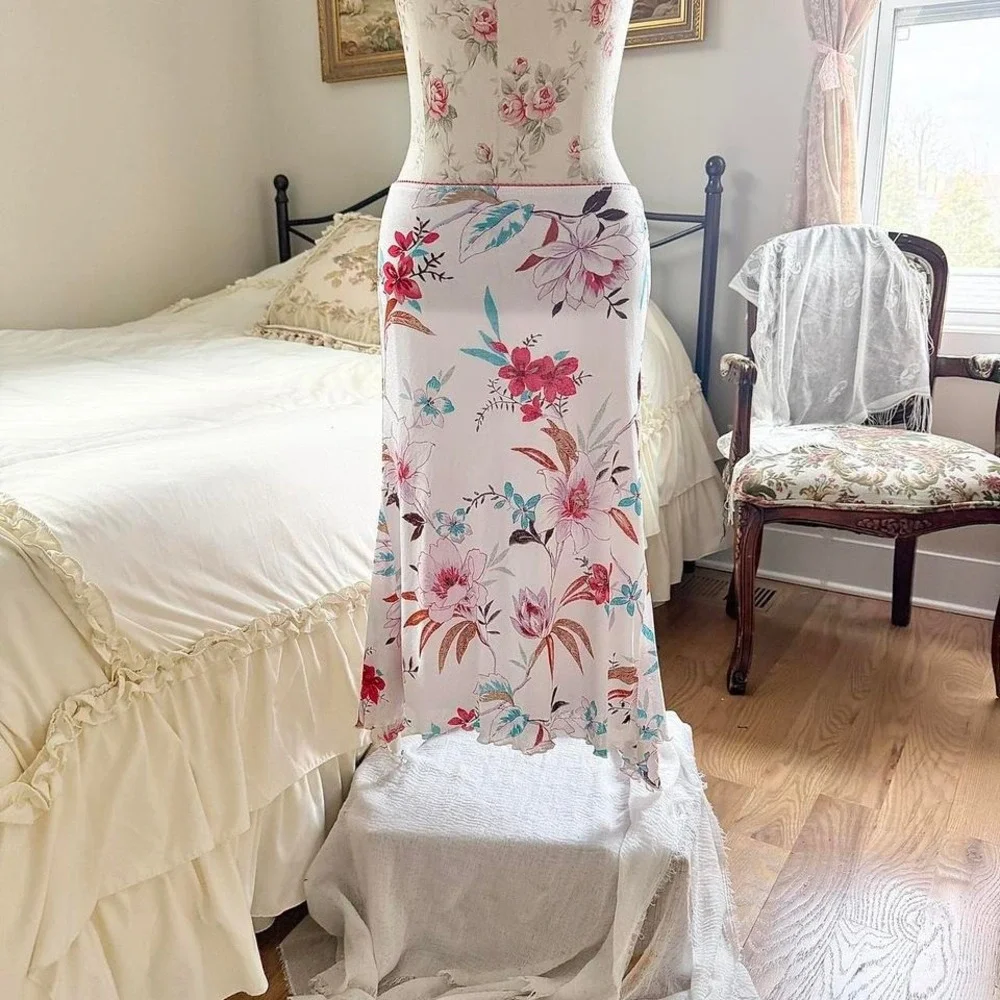 Floral midi skirt  trixxi floral‎ midi skirt medium